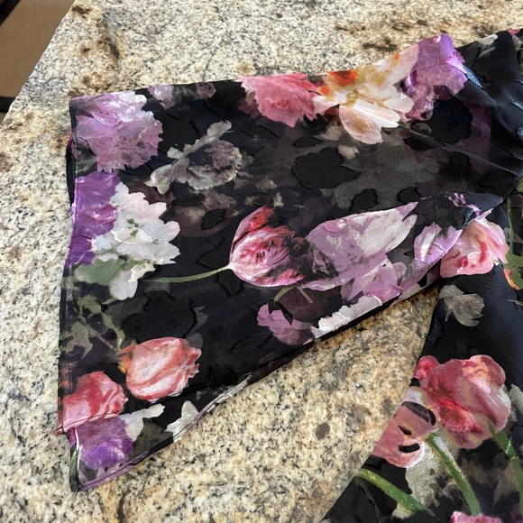 Alex Evenings stunning dressy evening blouse.  Floral print, burnout, tiered - Picture 3 of 9